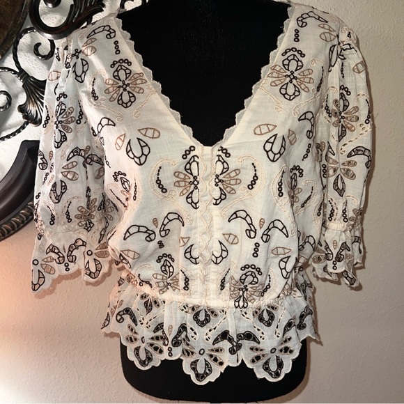 Anthropologie Women’s Eyelet Pullover Peplum Top V-Neck Cinched Waist Large - Picture 2 of 16